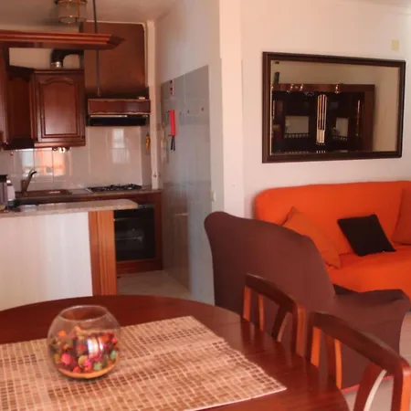 Apartman 8 Torre Sol 3 - Casas & Papeis